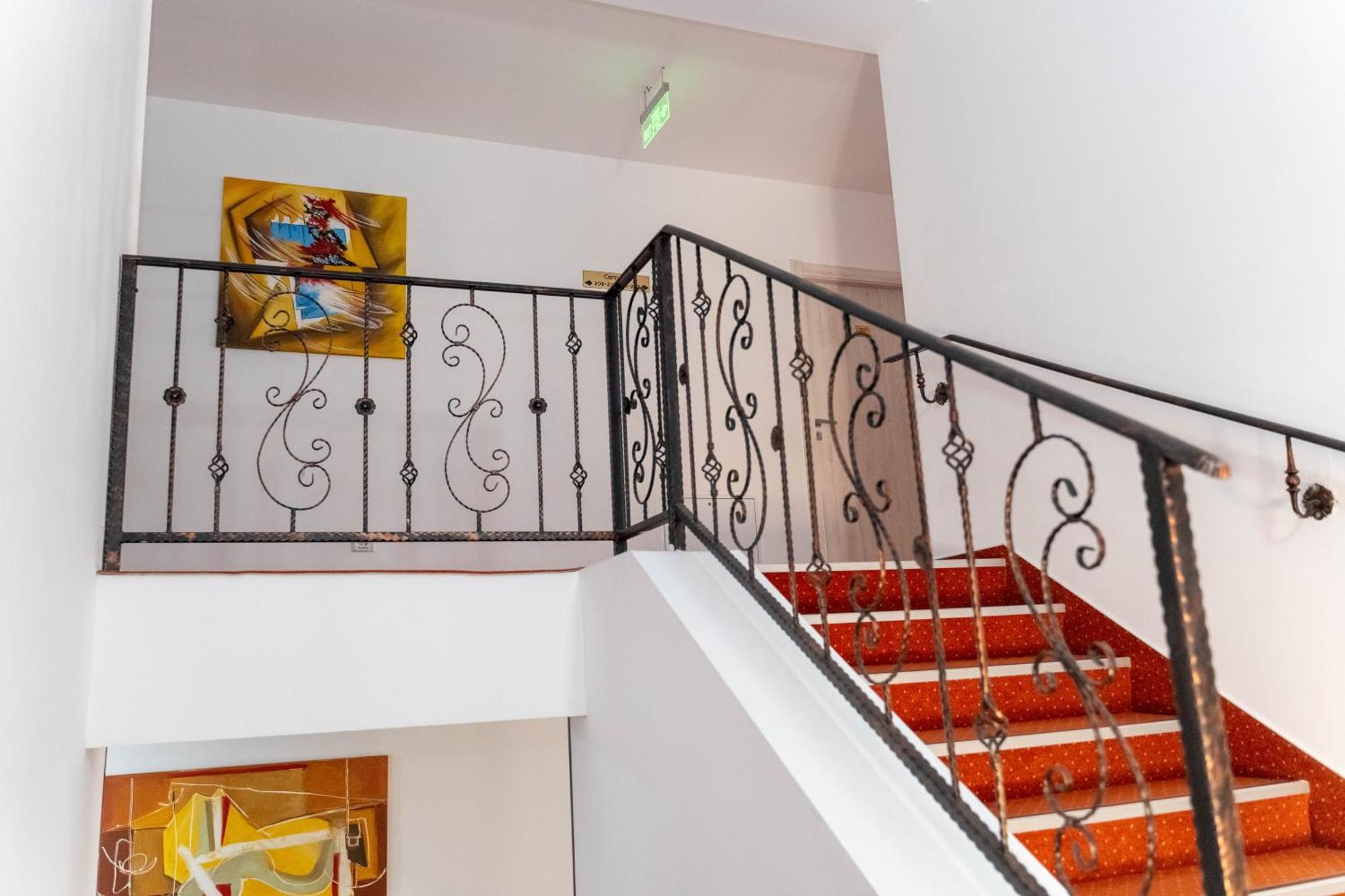 Hotel Cirus Predeal Bagian luar foto