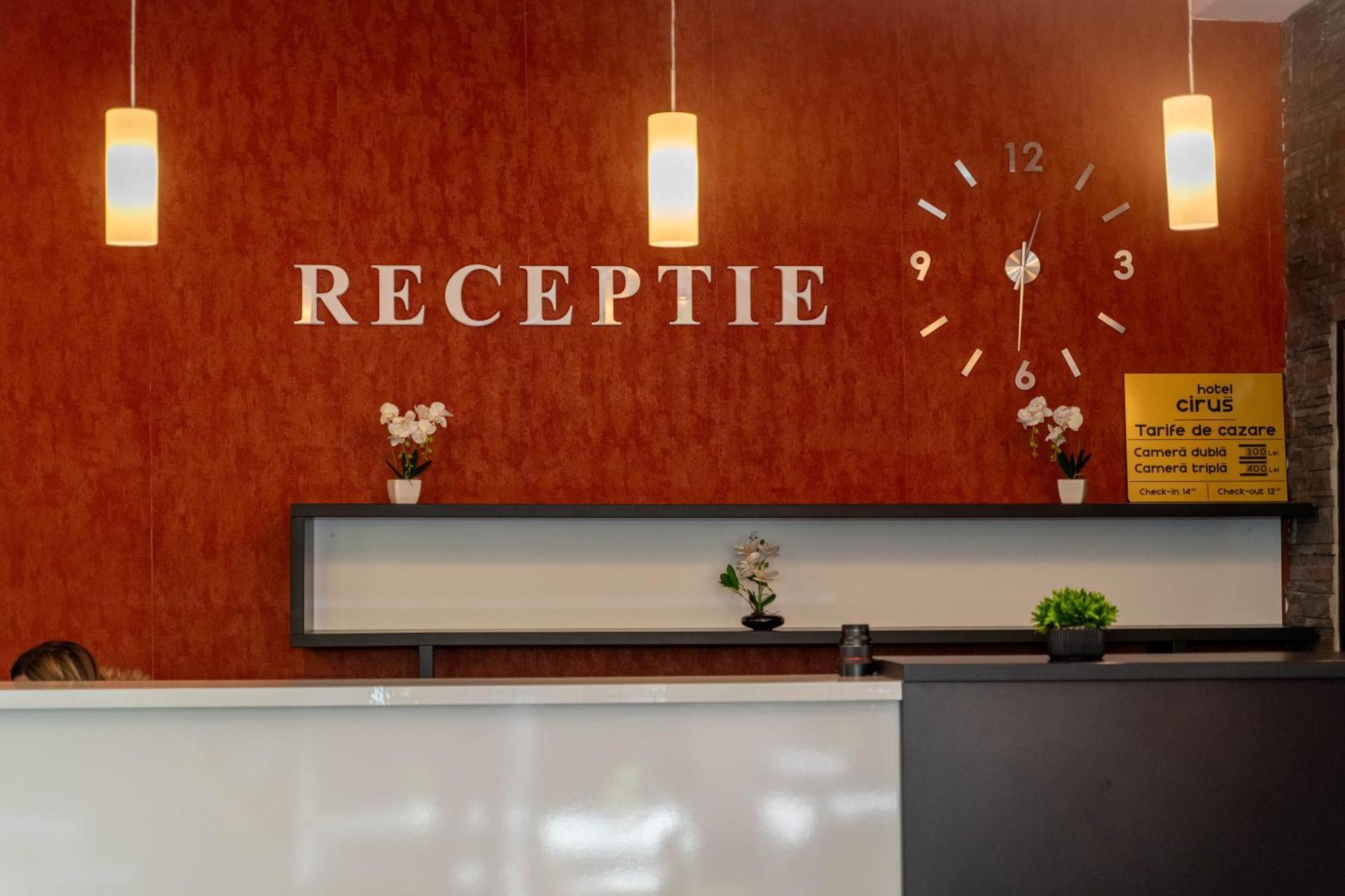 Hotel Cirus Predeal Bagian luar foto