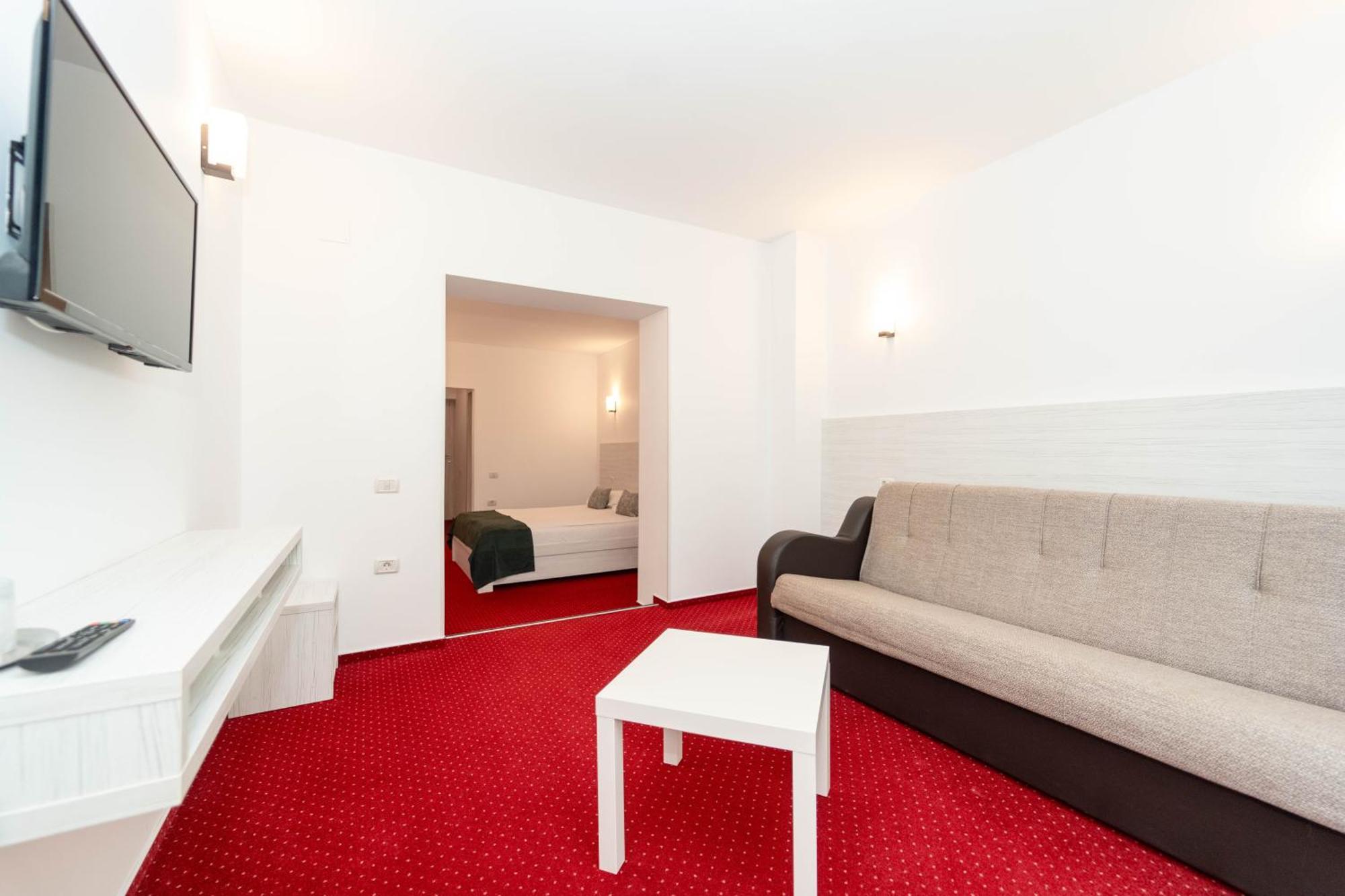 Hotel Cirus Predeal Bagian luar foto