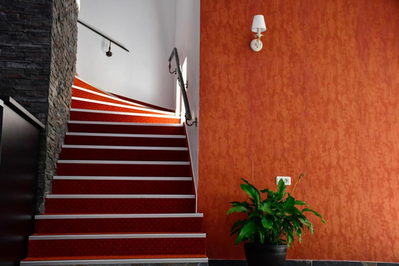 Hotel Cirus Predeal Bagian luar foto