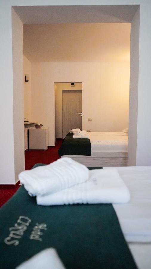 Hotel Cirus Predeal Bagian luar foto
